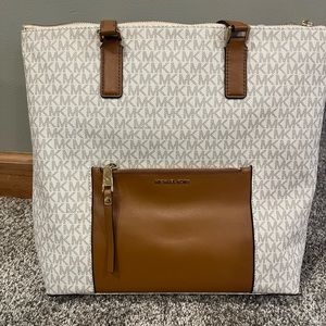 Michael Kors Ariana Tote - Thumbnail 2